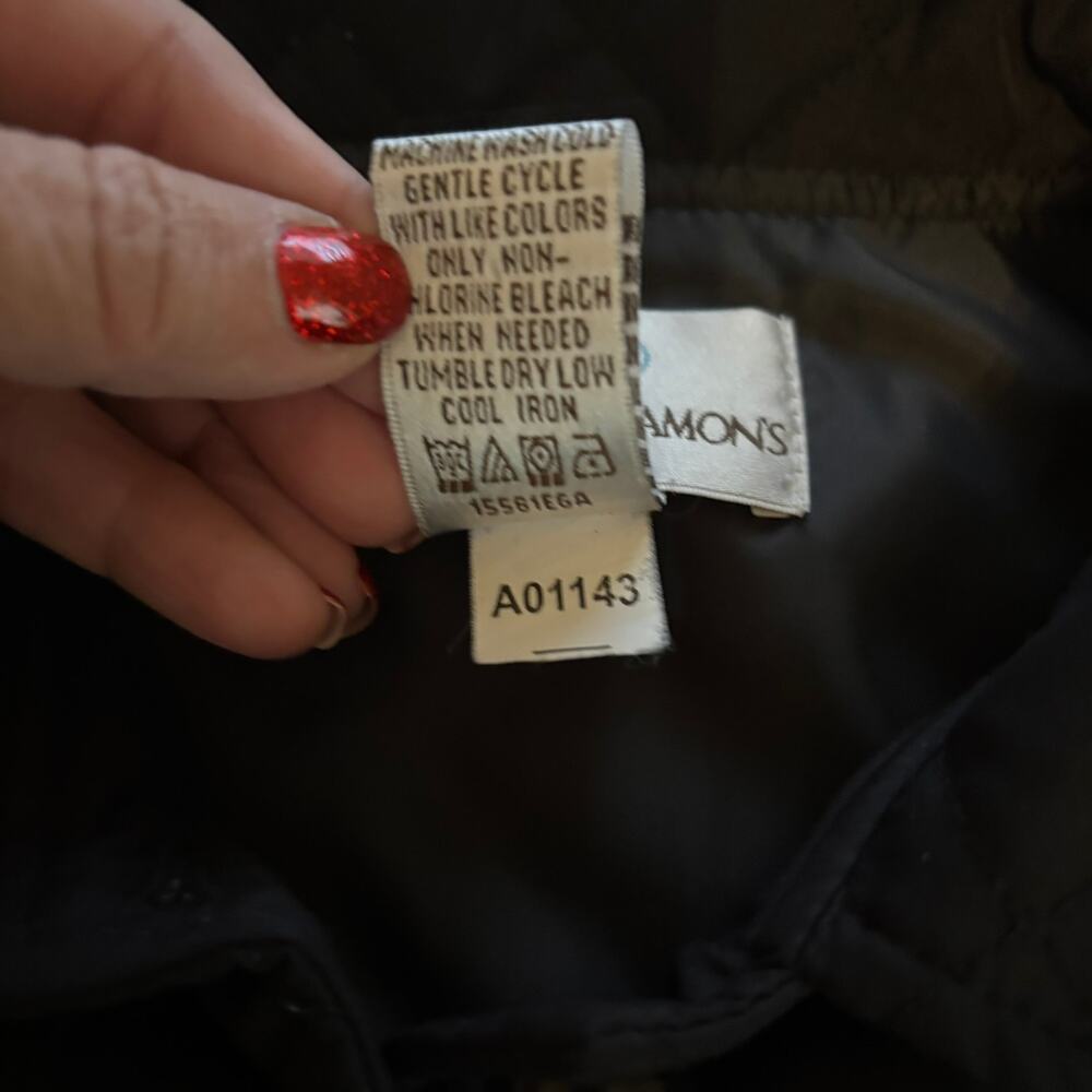 DRAPERS & DAMONS Women's Quilted Buttoned Black Vest Size Small - Picture 6 of 6